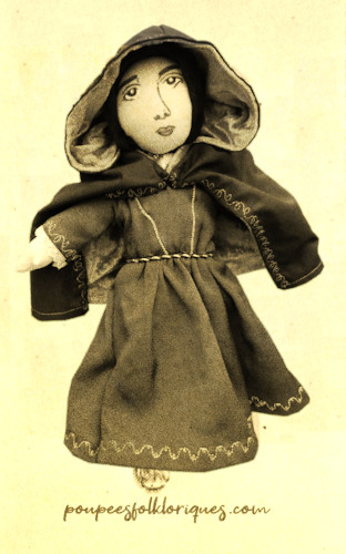 poupée George Sand version vintage en robe médiévale
